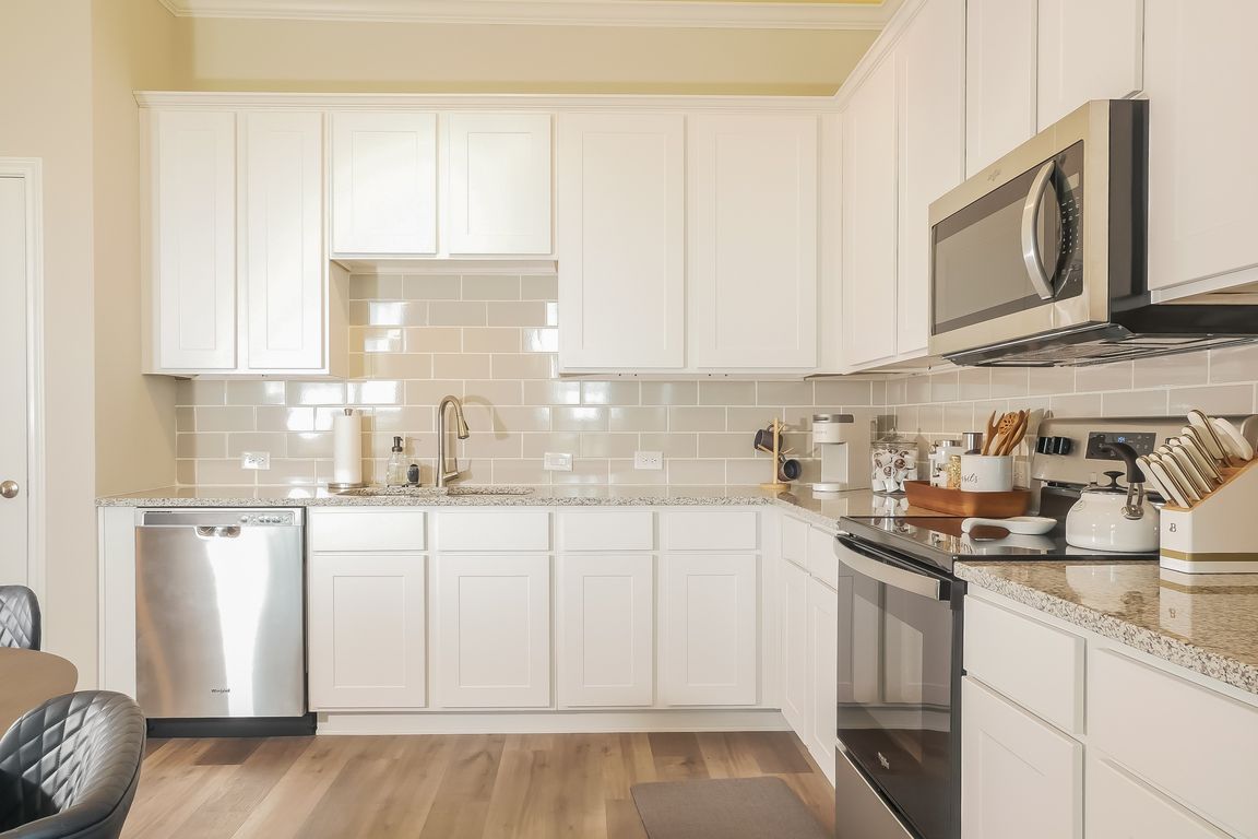 Open Concept Kitchen (Plan 4231)