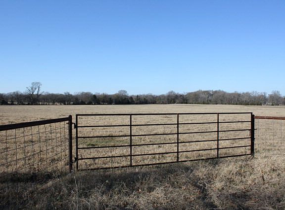 2nd image of 27 Acres Vzcr 2205