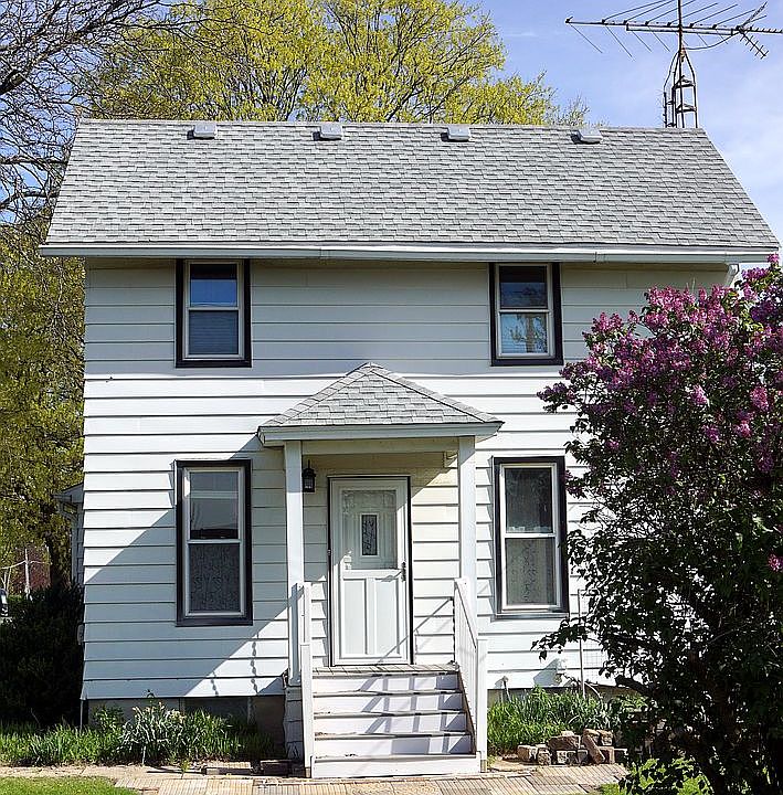 2nd image of 8 N Somonauk Rd