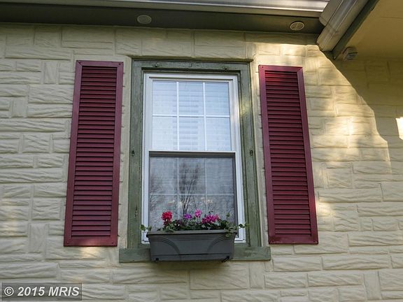 Charming window boxes convey