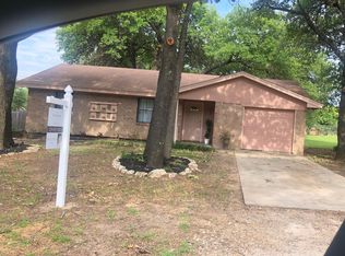 216 Gordon Dr, Azle, TX 76020