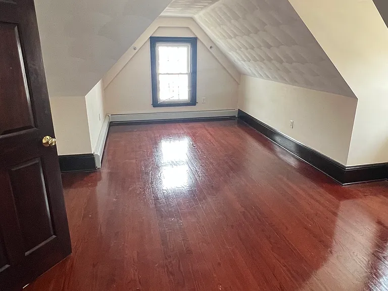 15 Locust St #3 — Photo 10