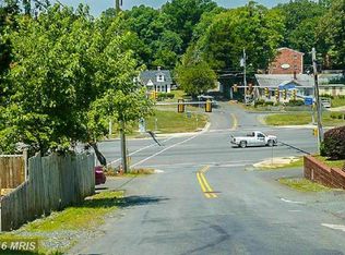 18535 Triangle St, Triangle, VA 22172