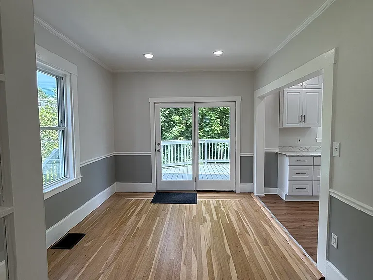 421 Belgrade Ave — Photo 8