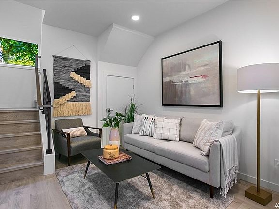 2nd image of 422 10th Ave E #B
