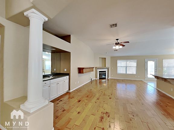 3rd image of 9720 Drayton Ave