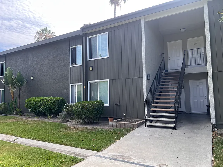 Knotty Apartments — Photo 3