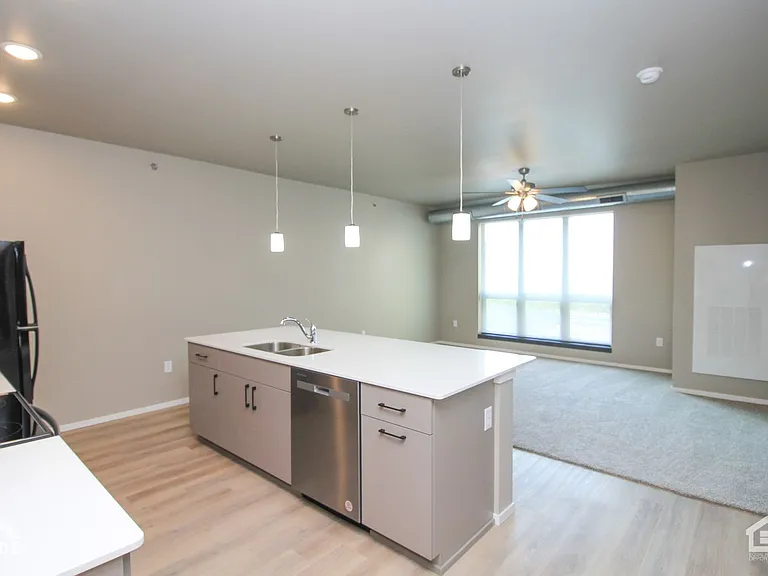 University Hills Village — Photo 32