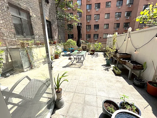 Rented by Akam Sales and Brokerage | media 11