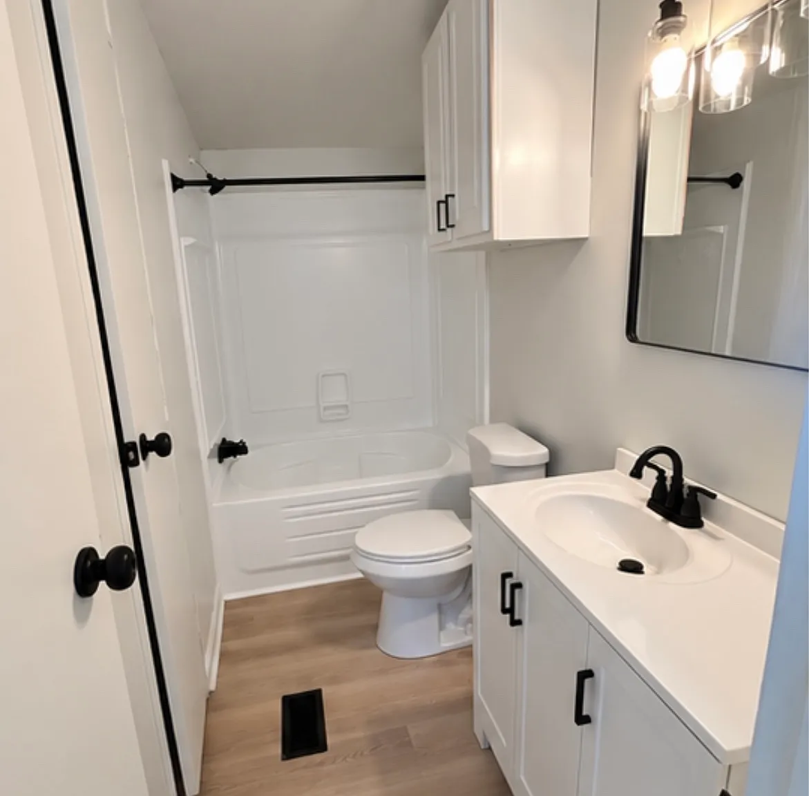 3 bed, 1200 sqft, $1,000 — Photo 2