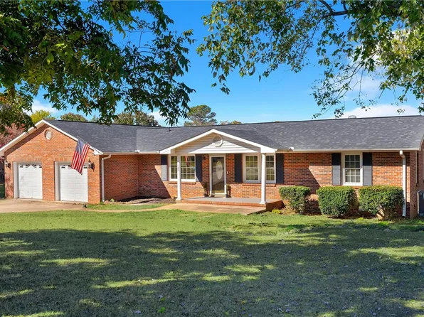 109 Carson Dr, Honea Path, SC 29684