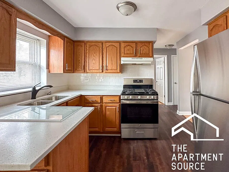 3835 N Narragansett Ave #3