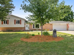 309 Vine St SE, Caledonia, MI 49316