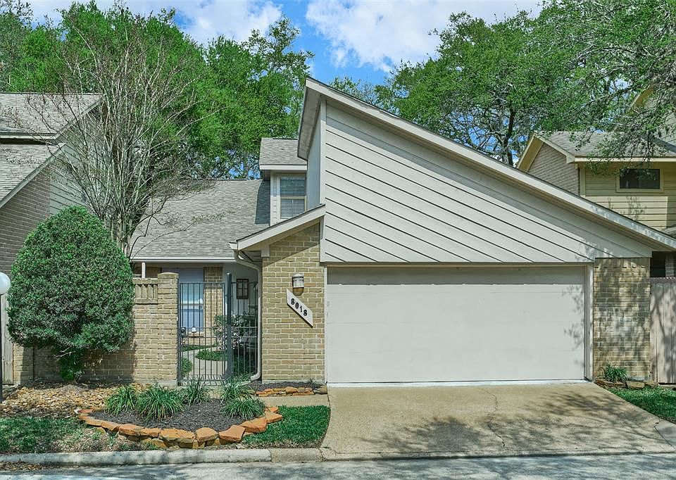 1st image of 8018 Oakwood Forest Dr