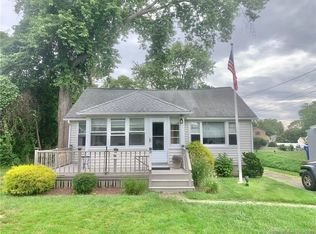 94 Nehantic Trl, Old Saybrook, CT 06475