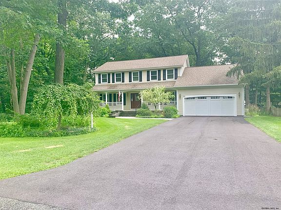 3rd image of 22 Cindy Ln