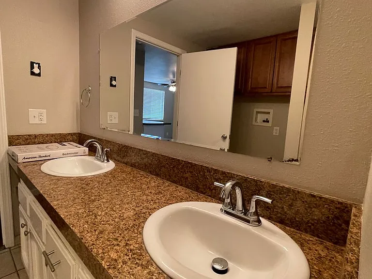 Churchill Village Apartments — Photo 69