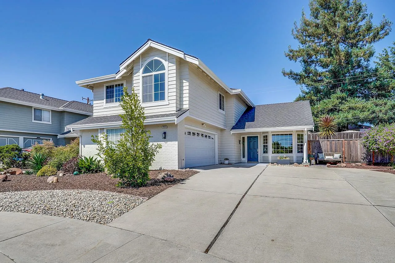 7859 Creekline Dr photo 1
