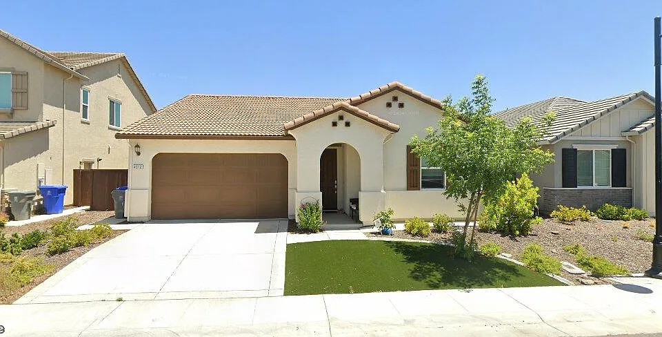 4512 Streambed Dr