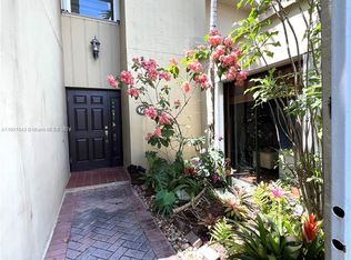 8982 SW 8th Ter #8982, Miami, FL 33174