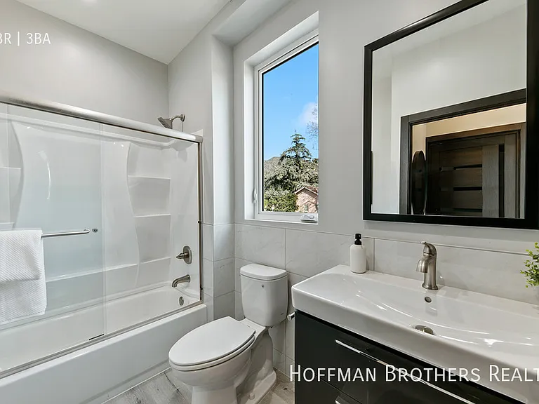 15106 Roxford St #1 — Photo 16