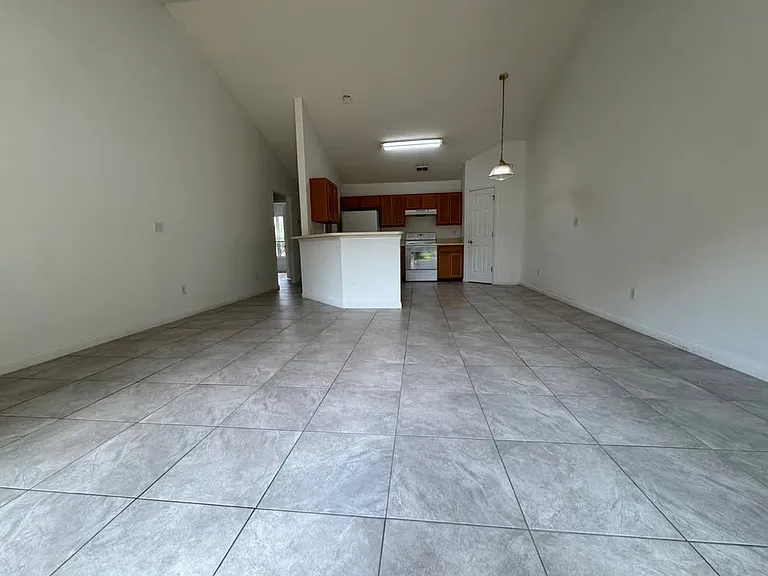 30 Rosecroft Ln #B — Photo 8