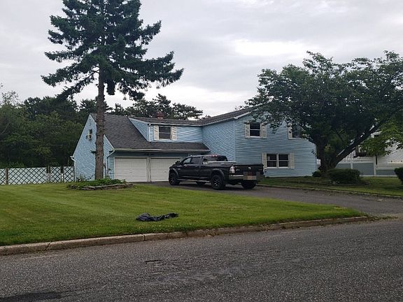 3rd image of 69 White Pine Way
