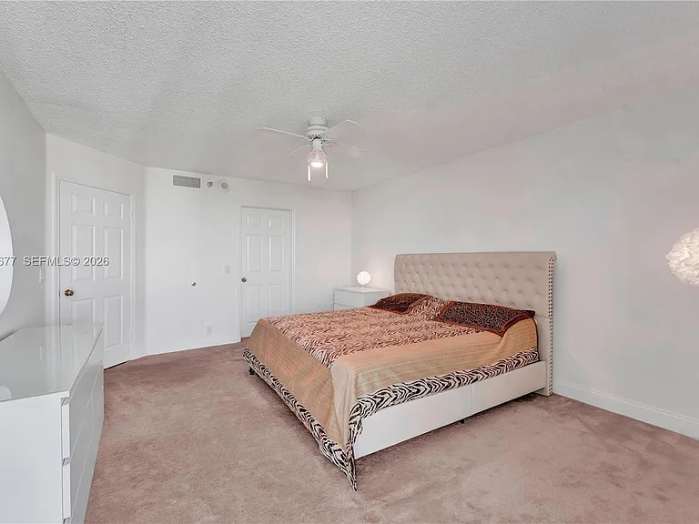 3500 Mystic Pointe Dr #3302 — Photo 18