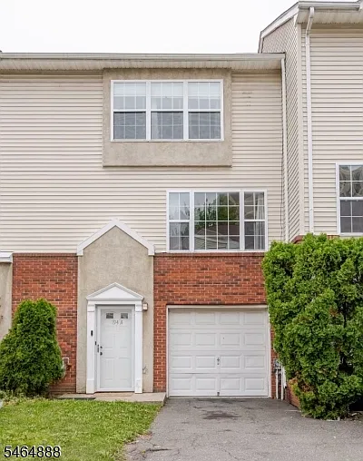3 bed, 1.5 bath, $3,200 — Photo 1