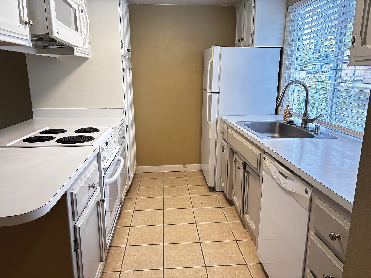 3154 Country Club Drive - 1 — Photo 4