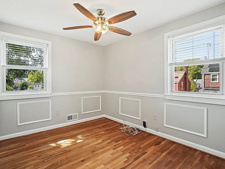 813 Hilltop Ter SE — Photo 16