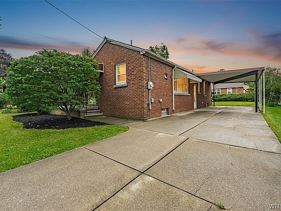 4th image of 807 Maple Ave