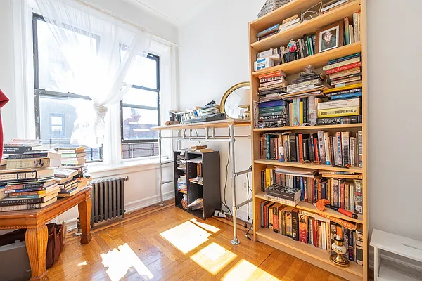 Sold by Brick&Mortar | media 9