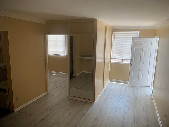 3rd image of 1118 N Berendo St #3