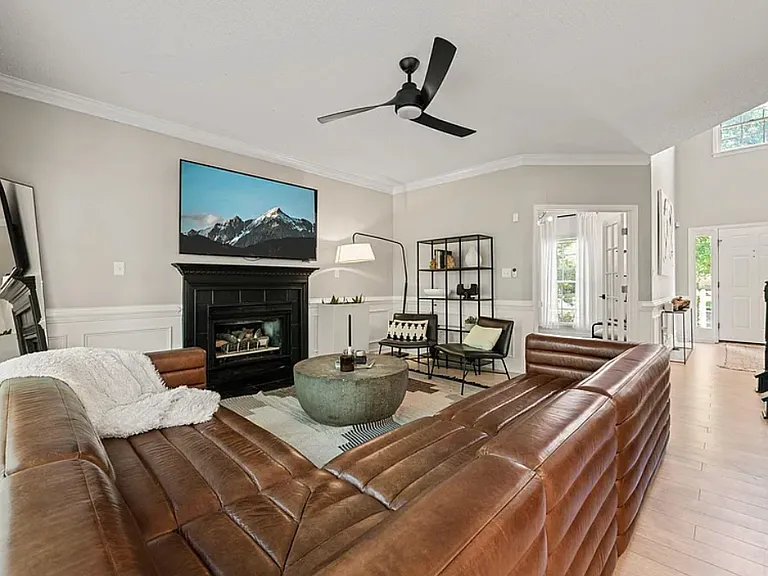 8100 Knebworth Ct — Photo 5