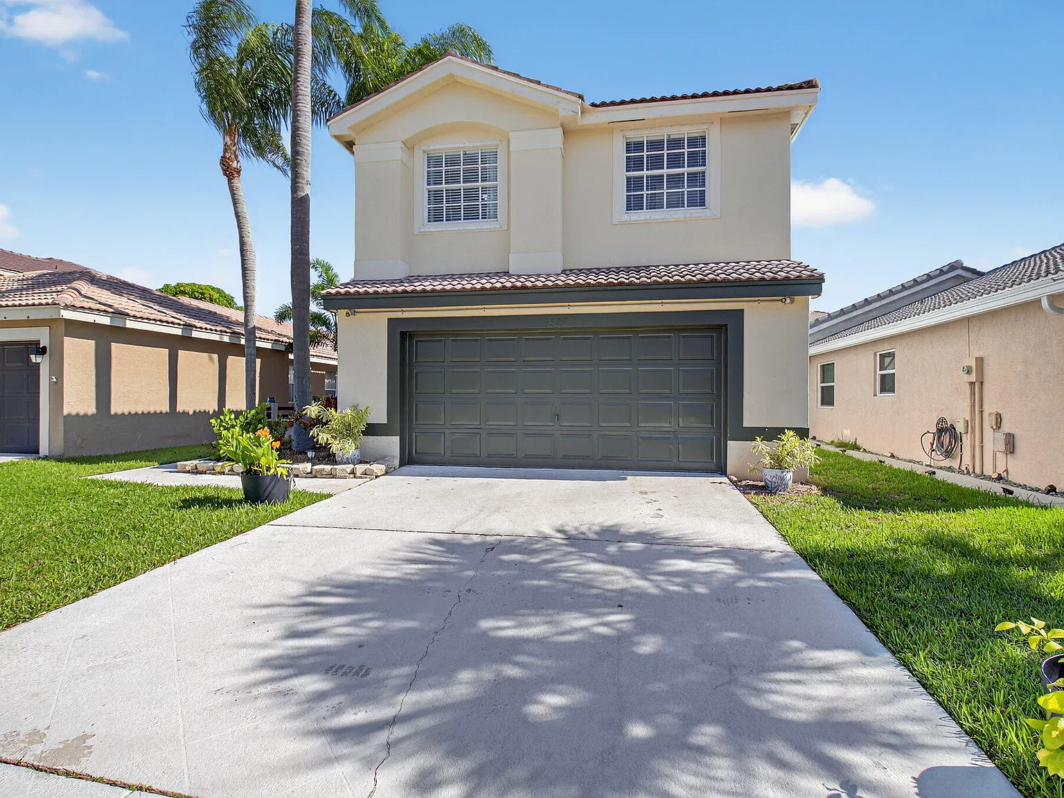 3 bed, 2.5 bath, 2075 sqft, $4,500 — Photo 1