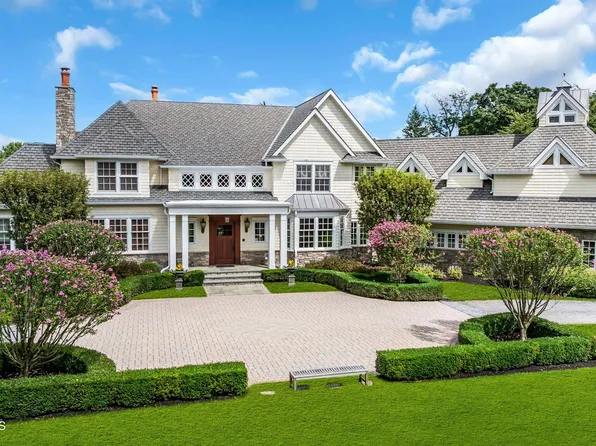 11 Woods End Road, Rumson, NJ 07760