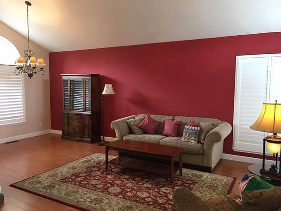 4th image of 90 Billington Ln