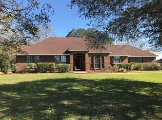 735 Timberline Dr, Bay City, TX 77414