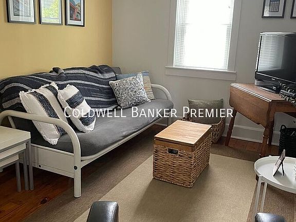4th image of 42B Delaware Ave