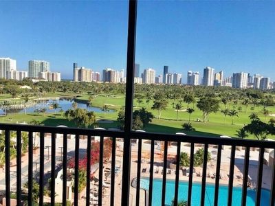 20301 W Country Club Dr APT 925, Aventura, FL, 33180