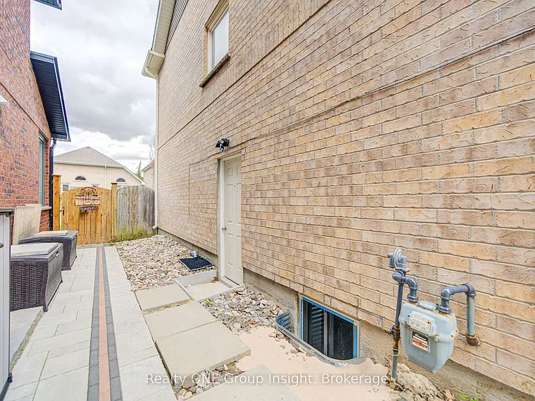 348 Britannia Ave E #BASEMENT — Photo 4