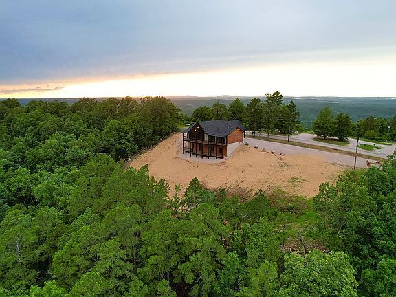 3rd image of 630 Skyline Dr