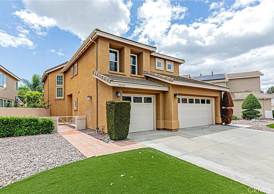 15230 Riviera Ln