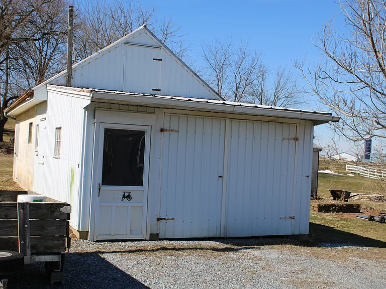 115 Spring Grove Rd — Photo 3