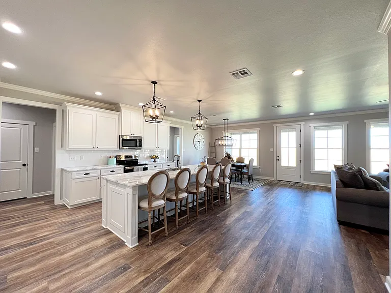 4030 Ruth Ln — Photo 3