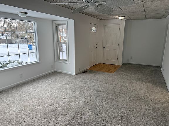 4th image of 9172 Millward Ave