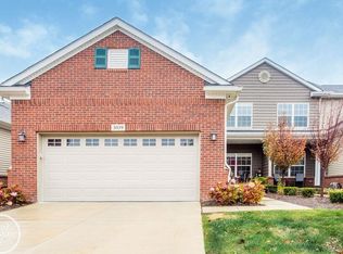 3039 Bridgewater Rd, Auburn Hills, MI 48326