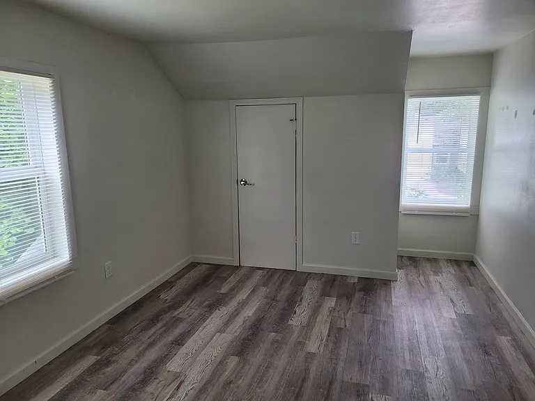 2180 Roosevelt Blvd — Photo 7