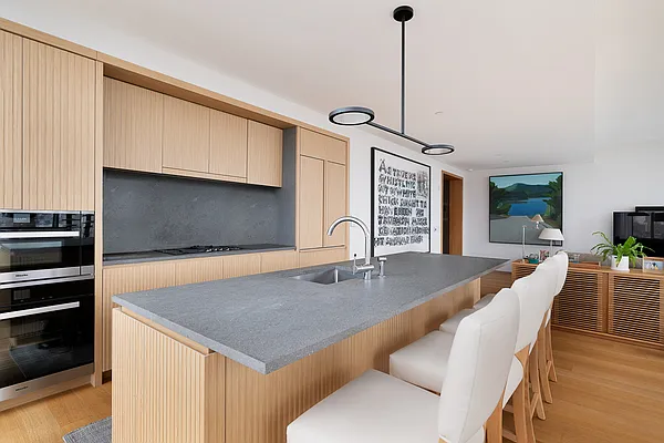 Sold by SERHANT. | media 4